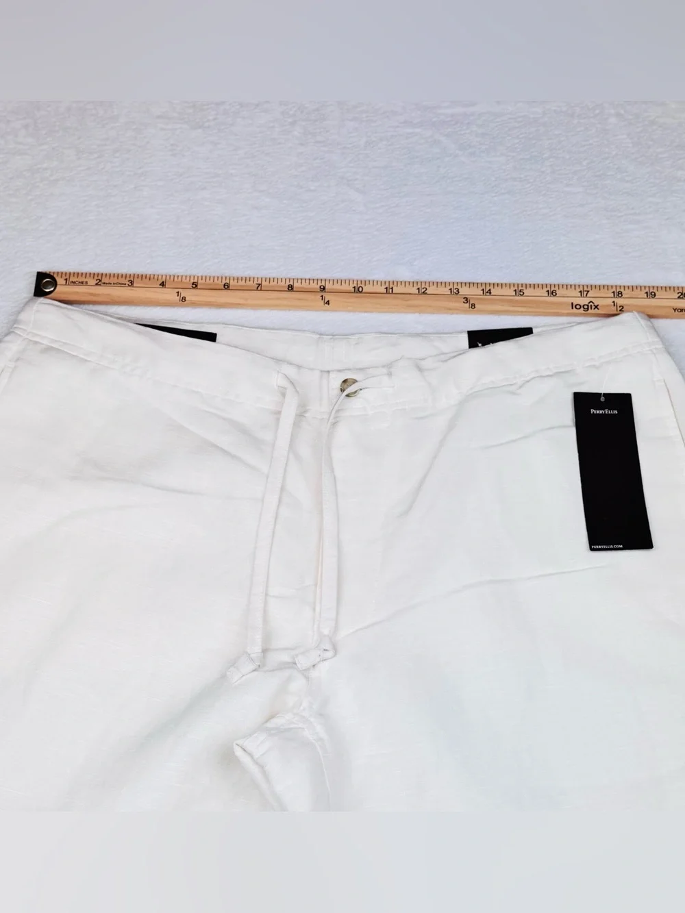 Perry Ellis NWT Linen Blend Pants. Ivory color. Drawstring waist. Men’s size 36.